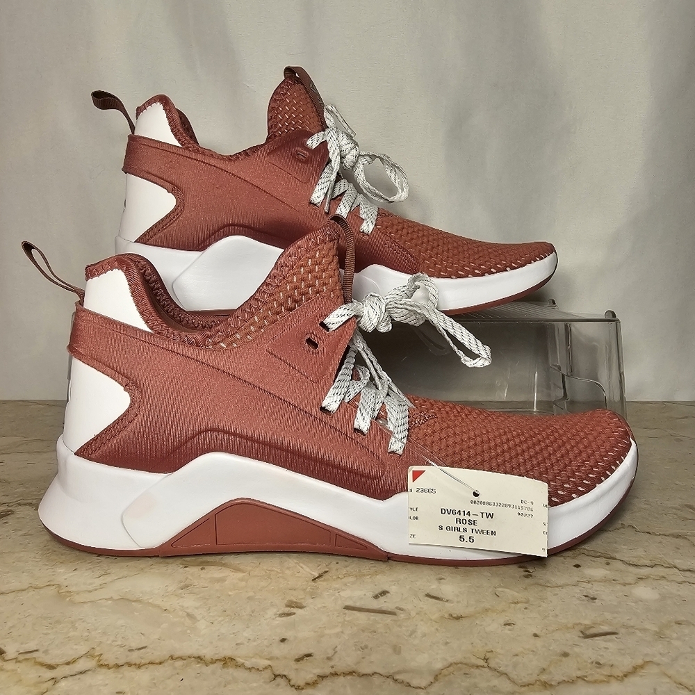 NWT Reebok Womens Tween Rose/White Athletic Training Turnzone Shoes - Picture 2 of 7